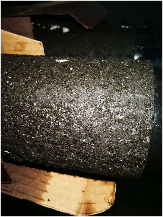 由于油品問題導(dǎo)致油氣分離器壓差高，空壓機潤滑油結(jié)膠，油濾堵塞，機器高溫報警(圖3)